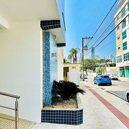 Lindo Apto Balneario Camboriu 1200 M Praia Central Esterno foto